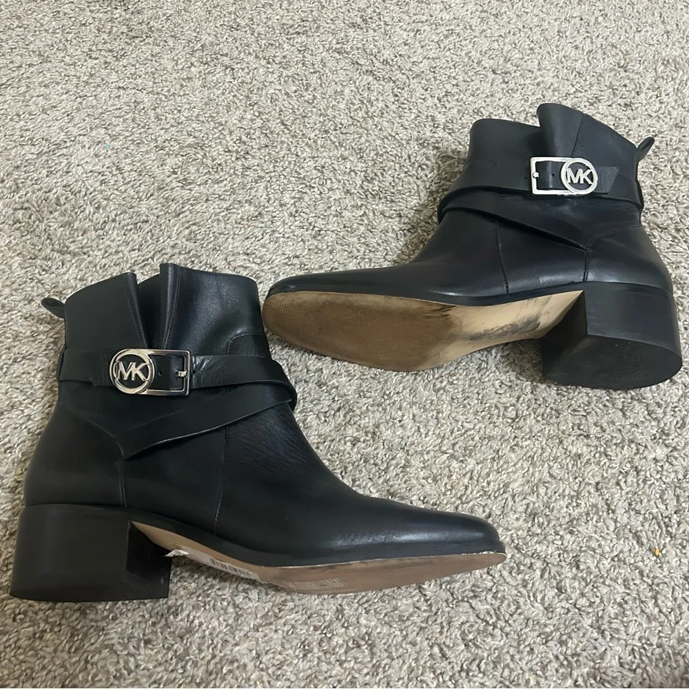 Michael Kors Bryce Black Leather Wrap-Strap Ankle Booties Buckle Women's Size 9
